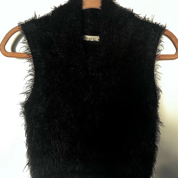 Phanuel Black Fuzzy Sleeveless Top - Picture 1 of 5
